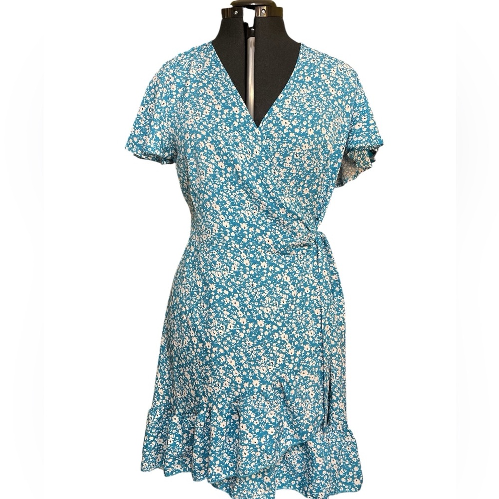 Naggoo Wrap Ditsy‎ Floral Blue and White Dress Flutter Sleeves Ruffles V-neck S